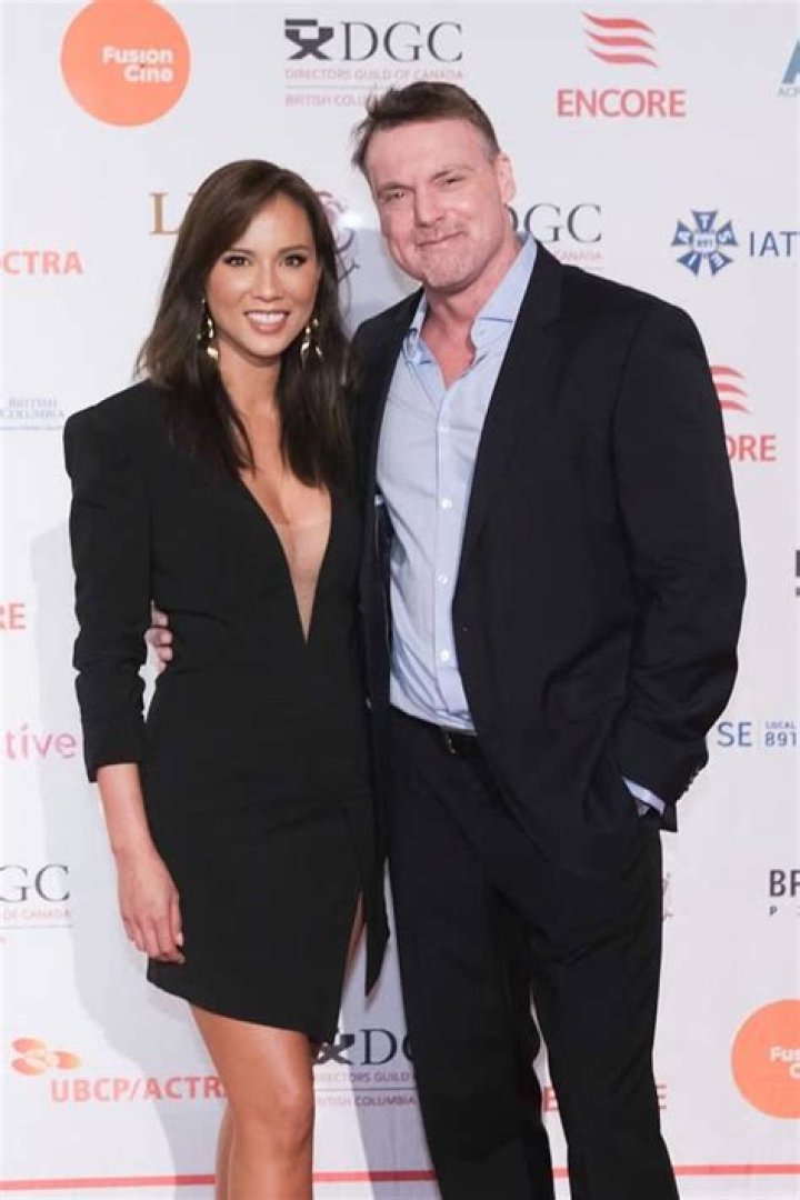 Michael Shanks 2024 Wife, net worth, tattoos, smoking & body facts