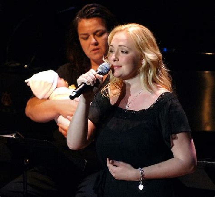 Mindy McCready and Son Found in Closet in Arkansas