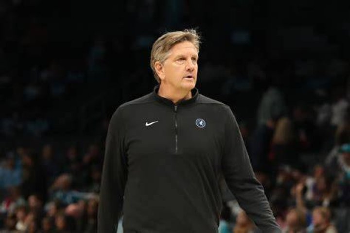 Minnesota Timberwolves head coach Chris Finch injury in midgame