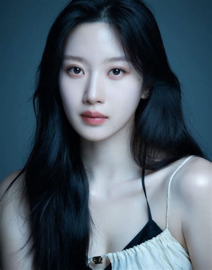 Moon Ga Young đ&oacute;ng cặp với Cha Eun Woo trong "True Beauty"?