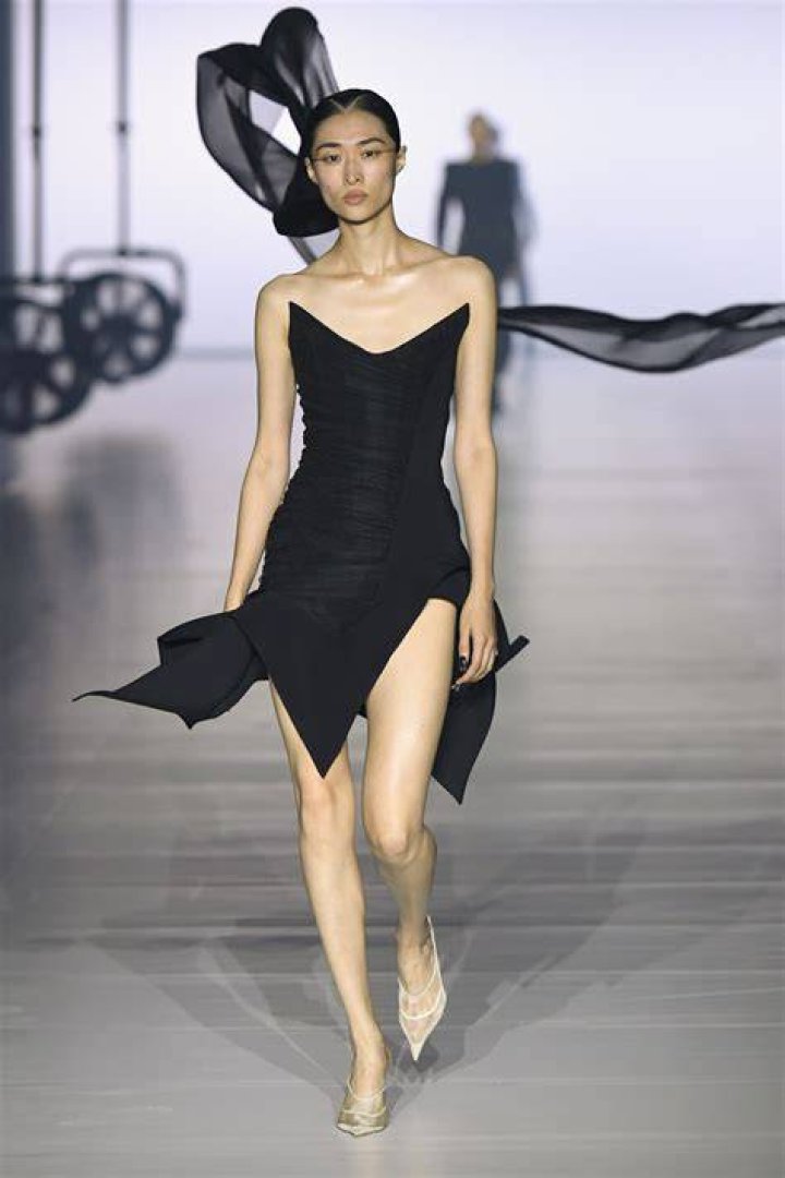 Mugler RTW Spring 2024 [PHOTOS]