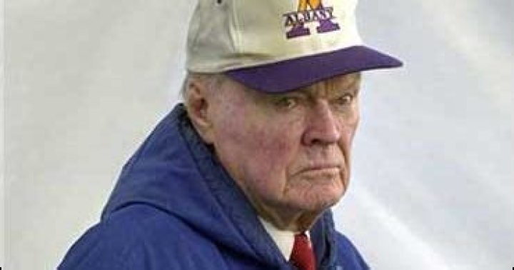 NFL Legend Wellington Mara Dies CBS News
