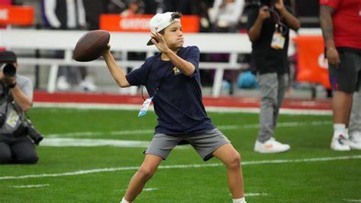 NFL Youth football league bans Peyton Manning’s son’s Tush Push play