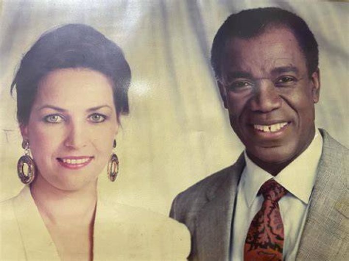 Peggy Cabral, Jones y Contreras analizan las dimensiones históricas de