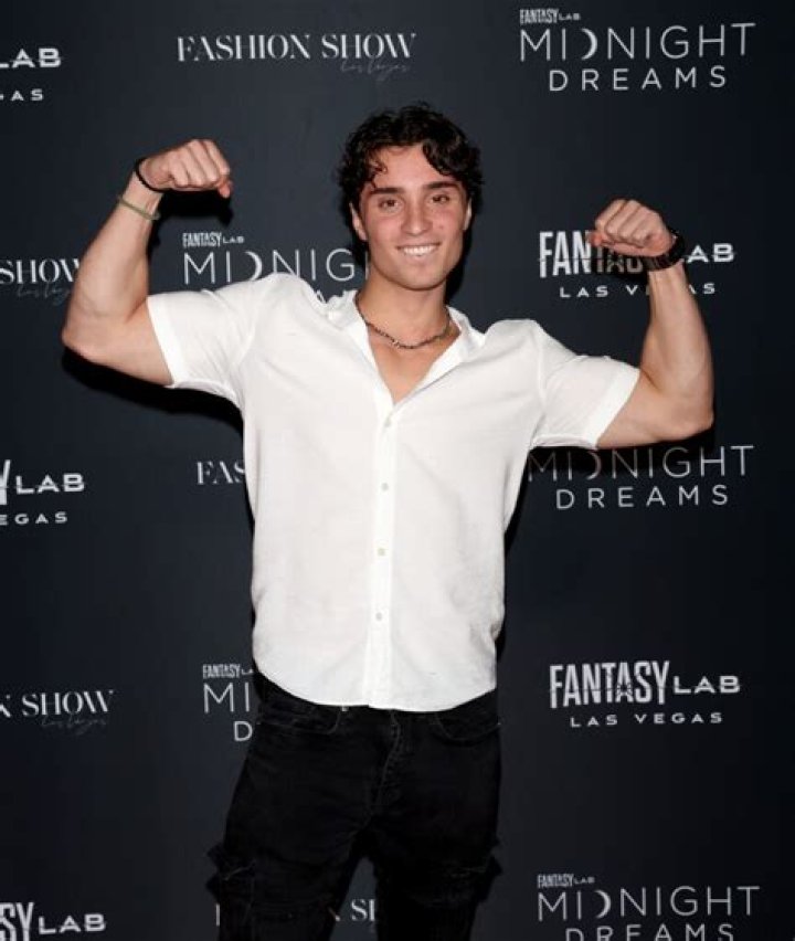 Peter Vigilante Net Worth 2023 What Is The "Too Hot To Handle" Star Worth?