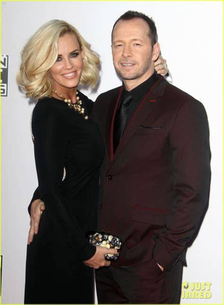 Photo jenny mccarthy husband donnie wahlberg practice new years eve