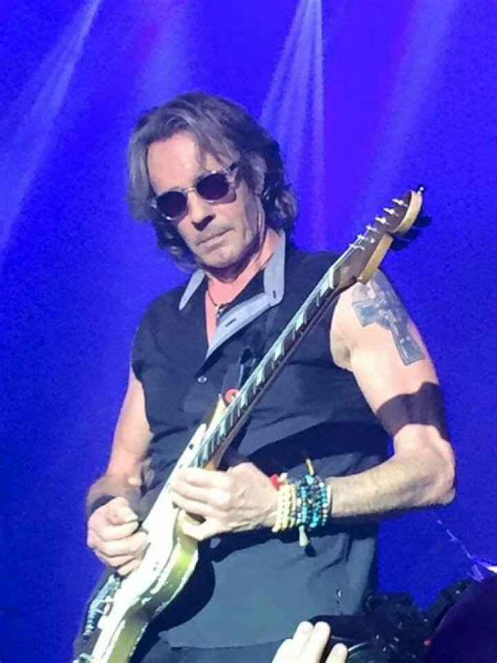 Pin on Rick Springfield 00s