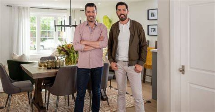 Property Brothers&rsquo; Jonathan and Drew Scott Say Never Paint Your Walls