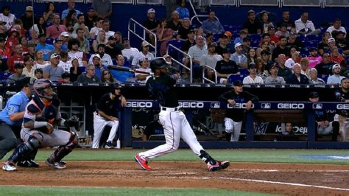 Regressing Bryan De La Cruz should be sent down to minors soon Fish