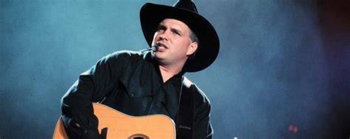 Remember When Garth Brooks as Chris Gaines Played 'SNL'?
