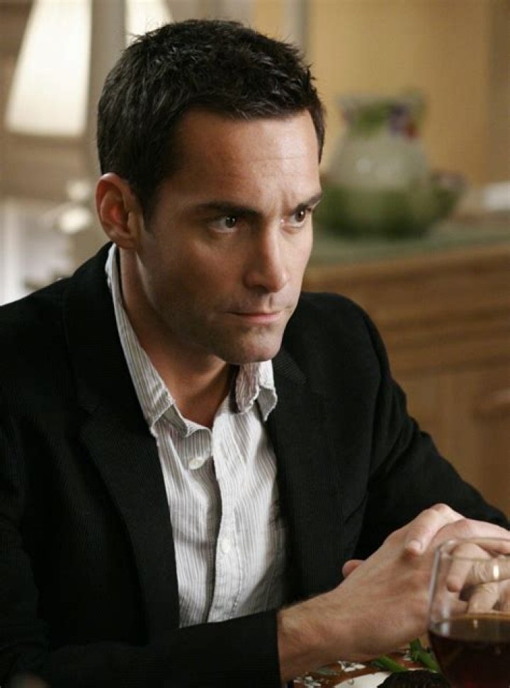Ron McCready Wiksteria Lane