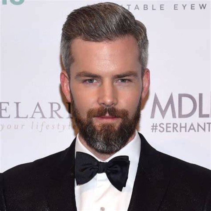 Ryan Serhant Bio, Age, Wife, Book, Baby, Net Worth, Instagram