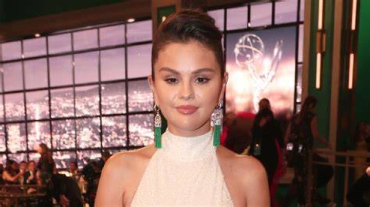 Selena Gomez Addressed Her Wardrobe Malfunction at the 2022 Emmys &lsquo;A