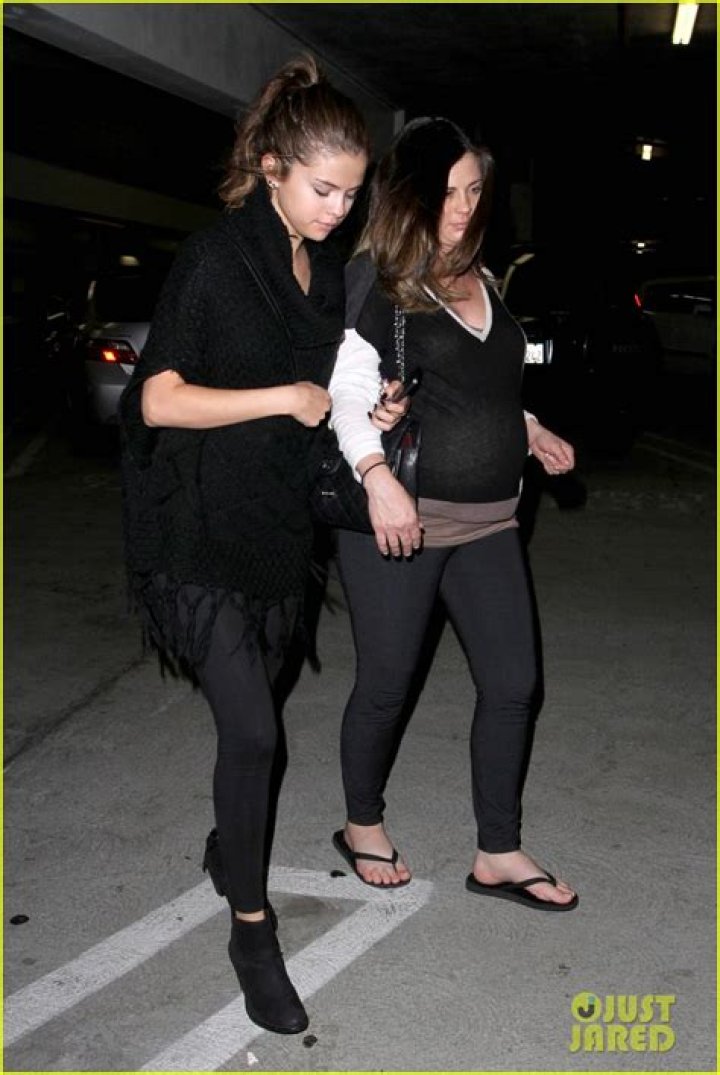 Selena Gomez pregnant Commy and favourite please! Flickr