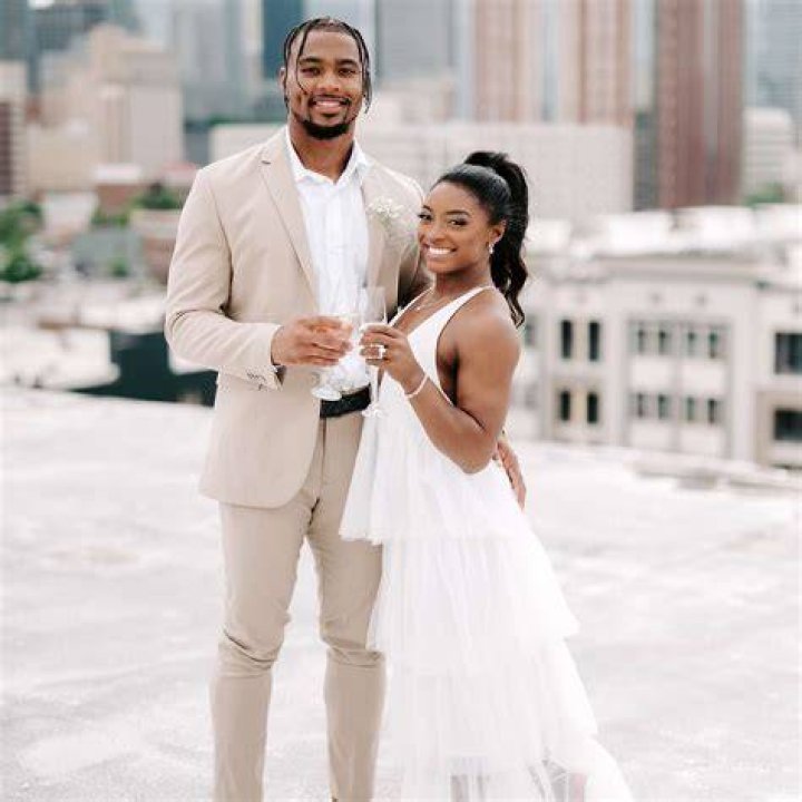 Simone Biles and Jonathan Owens&rsquo; Wedding Photos