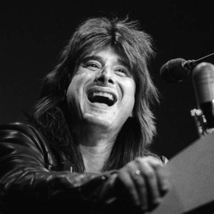 Steve Perry's Late Girlfriend Urged Him to Return to Music