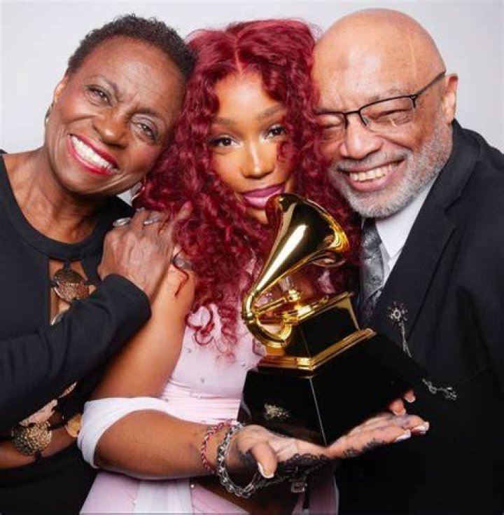 SZA Husband, Parents, Family, Children, Siblings, Partner, Father