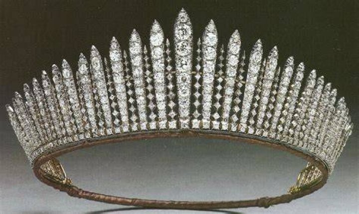 Tiara Mania Queen Mary of the United Kingdom's Diamond Bandeau Tiara