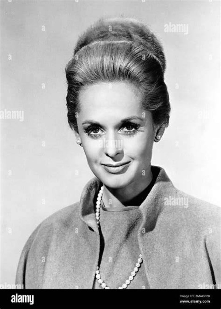 Tippi Hedren in publicity still for The Birds (1963, dir. Alfred