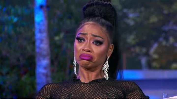 Tommie Lee apologizes, vows to get treatment, after attending court drunk