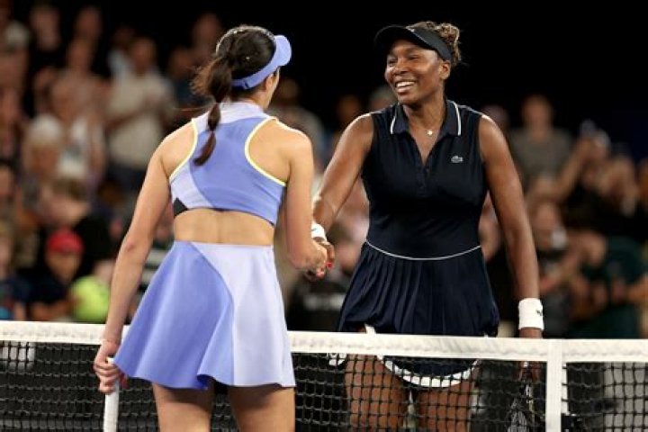VENUS WILLIAMS at Australian Open Tennis Tournament in Melbourne 01/15