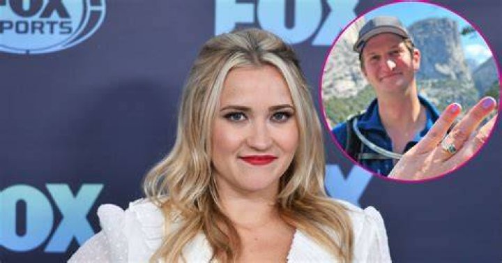 Who is Emily Osment Dating? The List of Her Boyfriends So Far Creeto