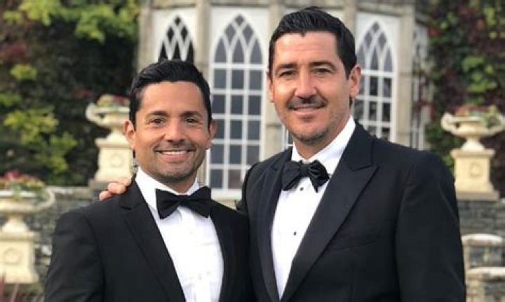 Who Is Jonathan Knight Married To and Does He Have Kids? Meet His