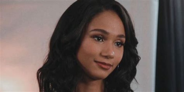 Who Plays Layla In All American?