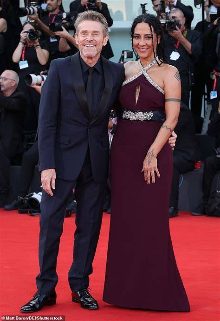 Willem Dafoe wife Who is Willem Dafoe married to and does he have any