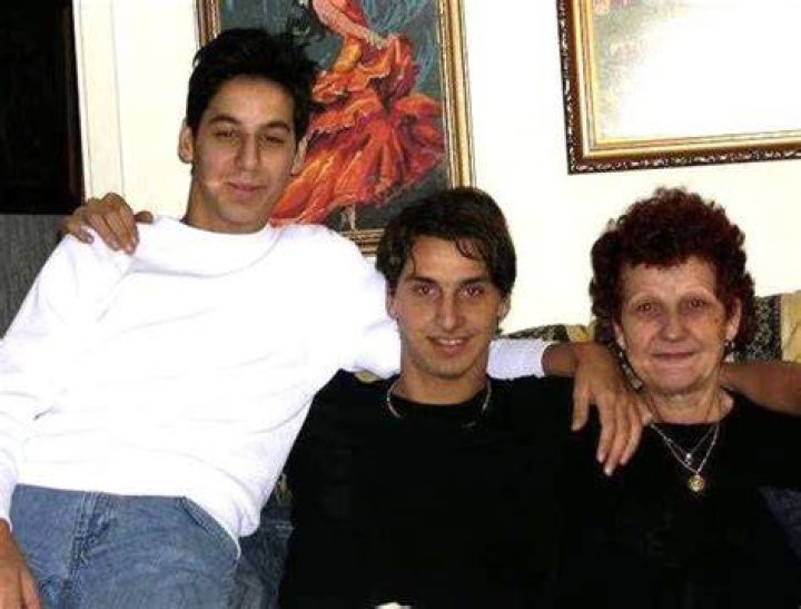 zlatan, his brother and his mother some many years ago Jugadores de