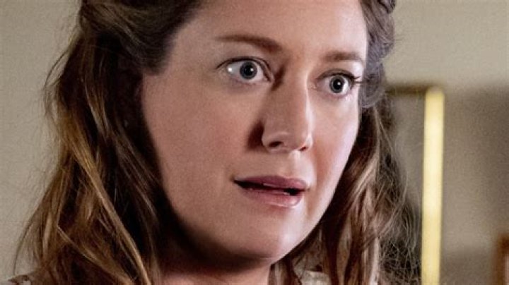 Zoe Perry Says The Producers Of Young Sheldon Help The Cast Feel Like A